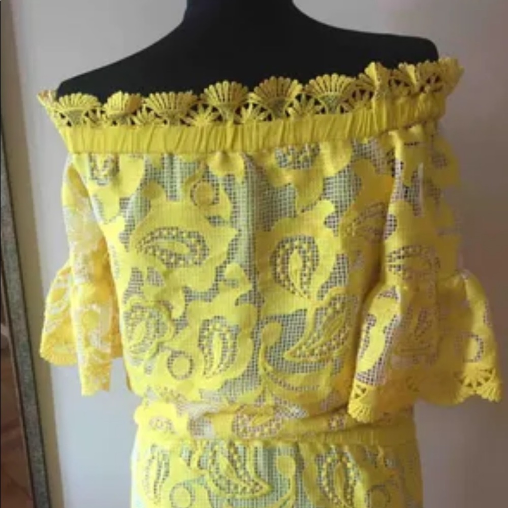 Rich, lace sunny dress. Trendy, sexy and classy!